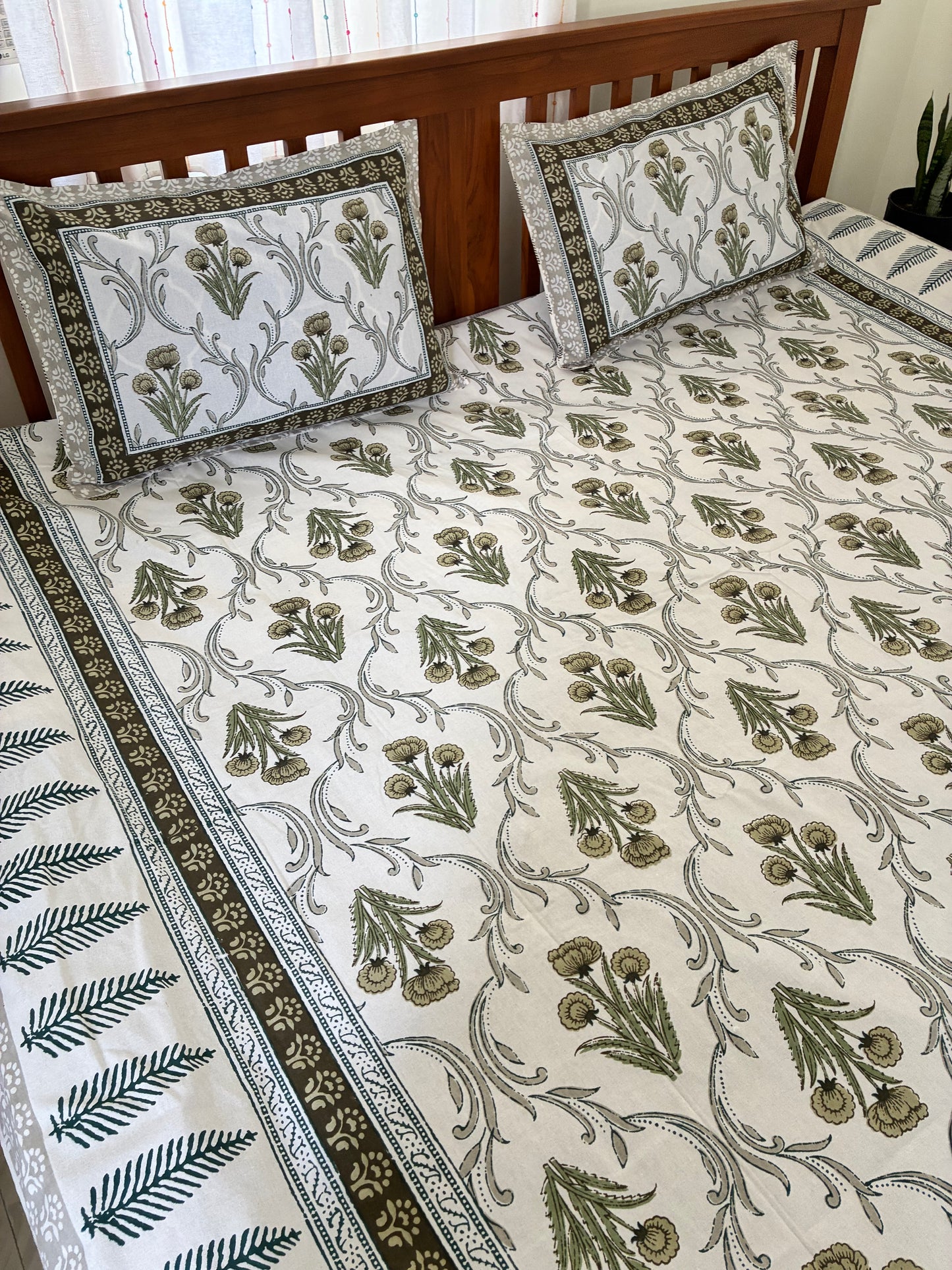 Queen Bedspread 90x100 inches
