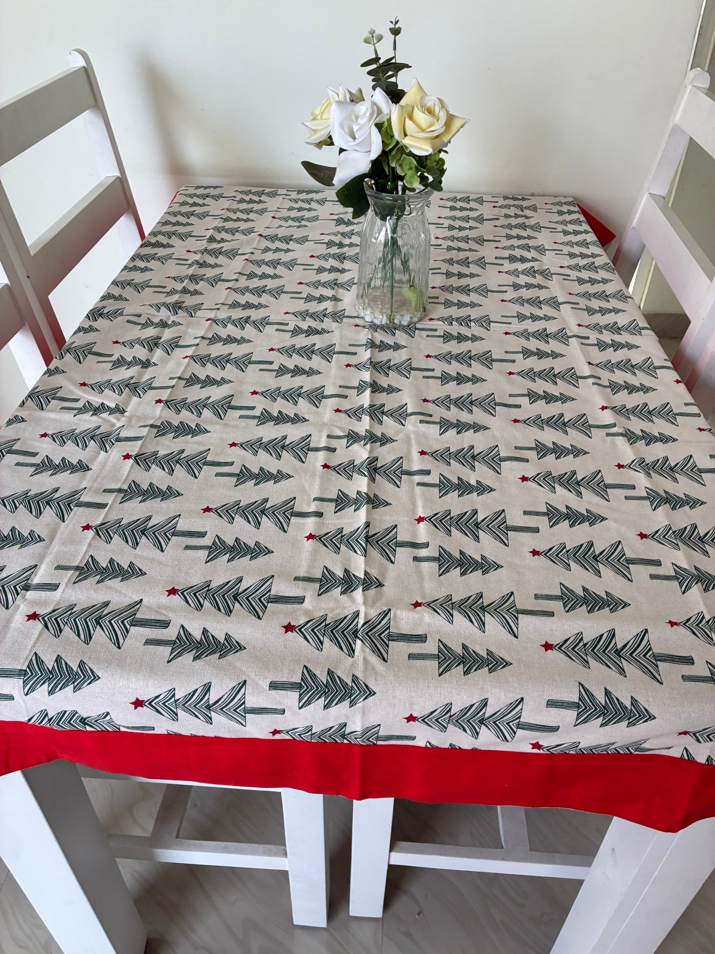 Christmas Tree Print 4 Seater Table Covers