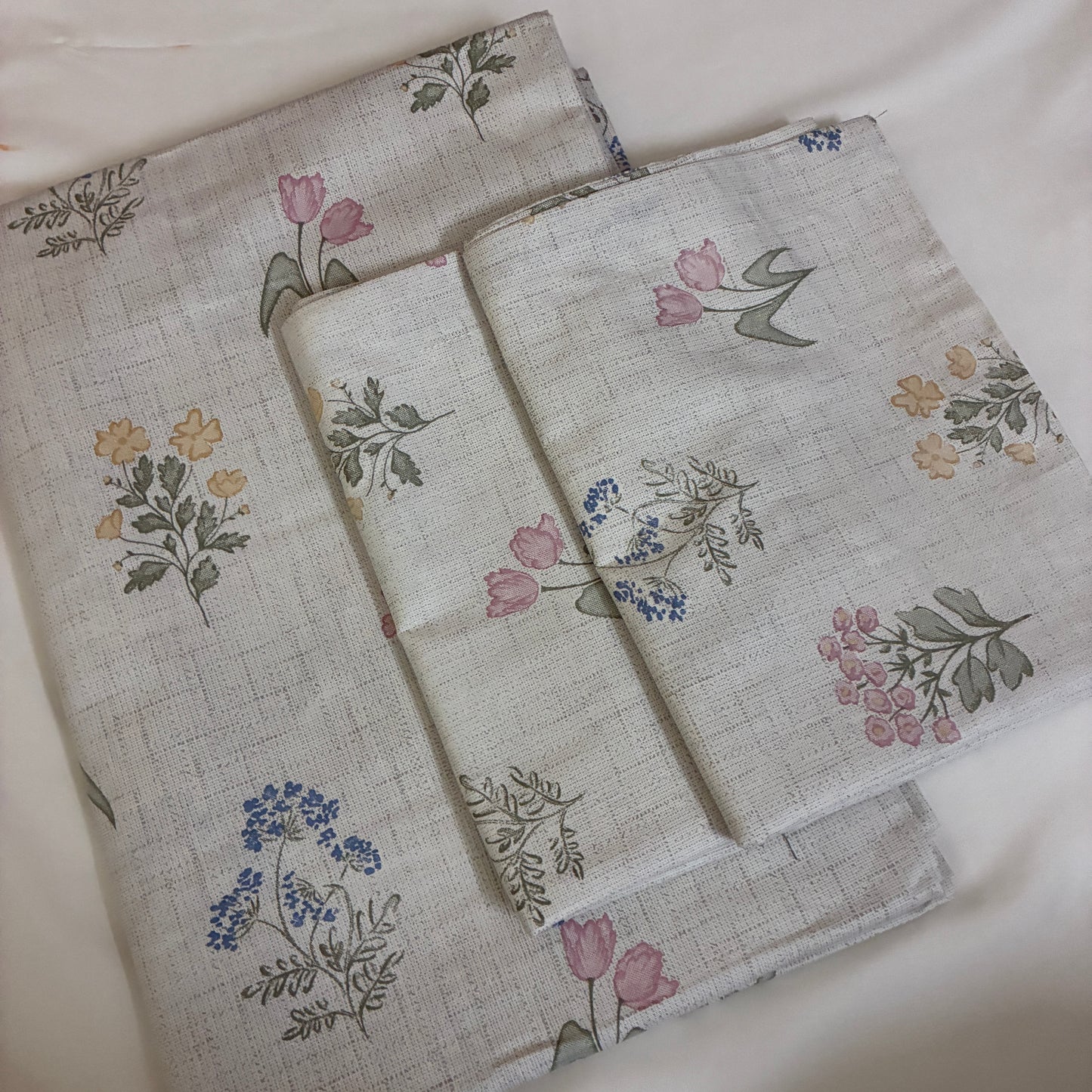 Flower Bunch 300tc premium Queen bedspread 90x100 in(2 pillow covers)