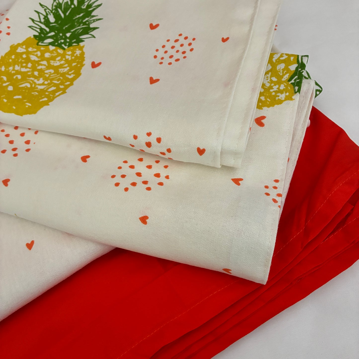 Pineapple King Size Cotton Bedspread 100x110 in (2 pillow covers)