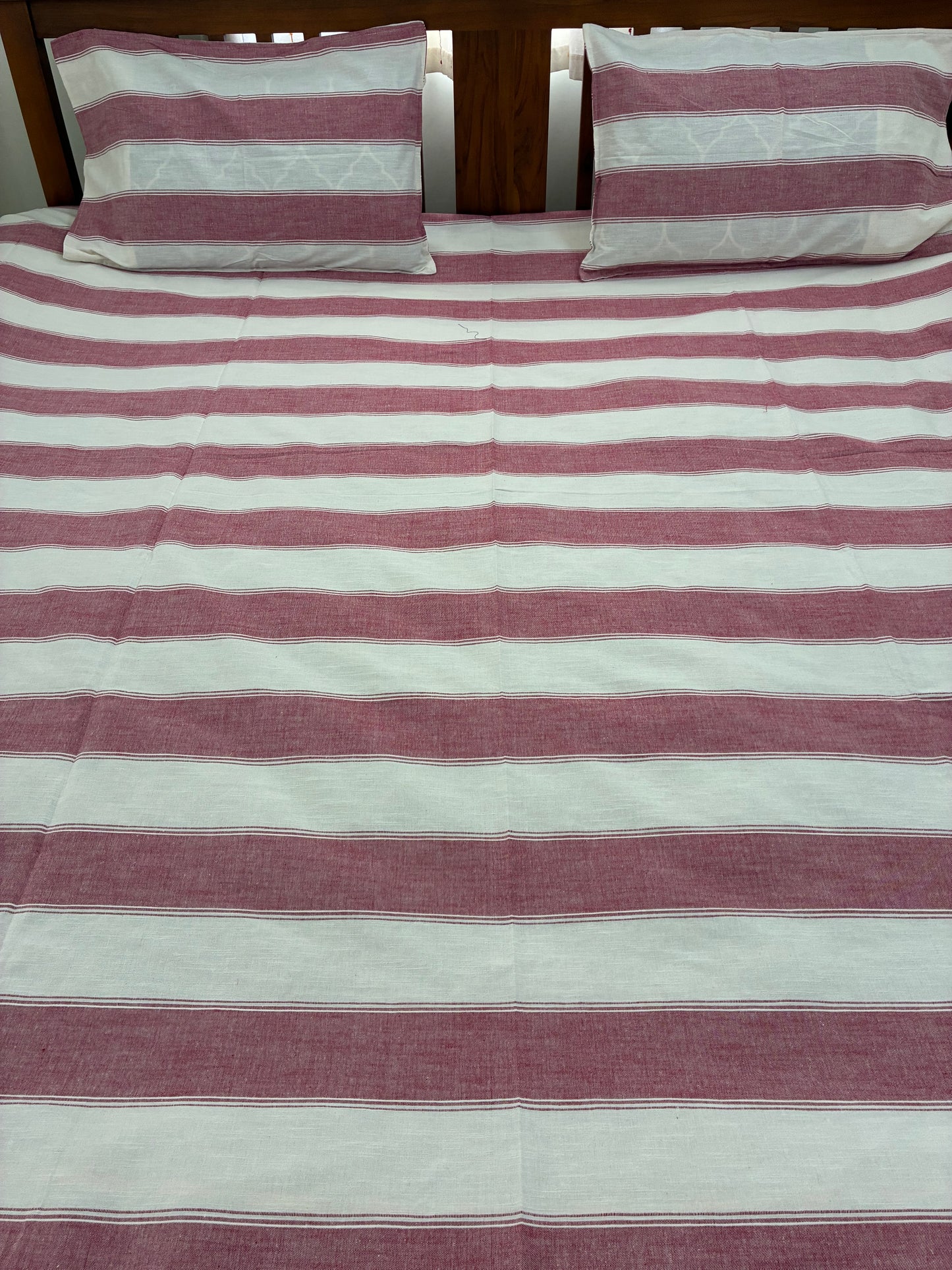 Premium Stripes King Size Bedspread 108 x 108 in