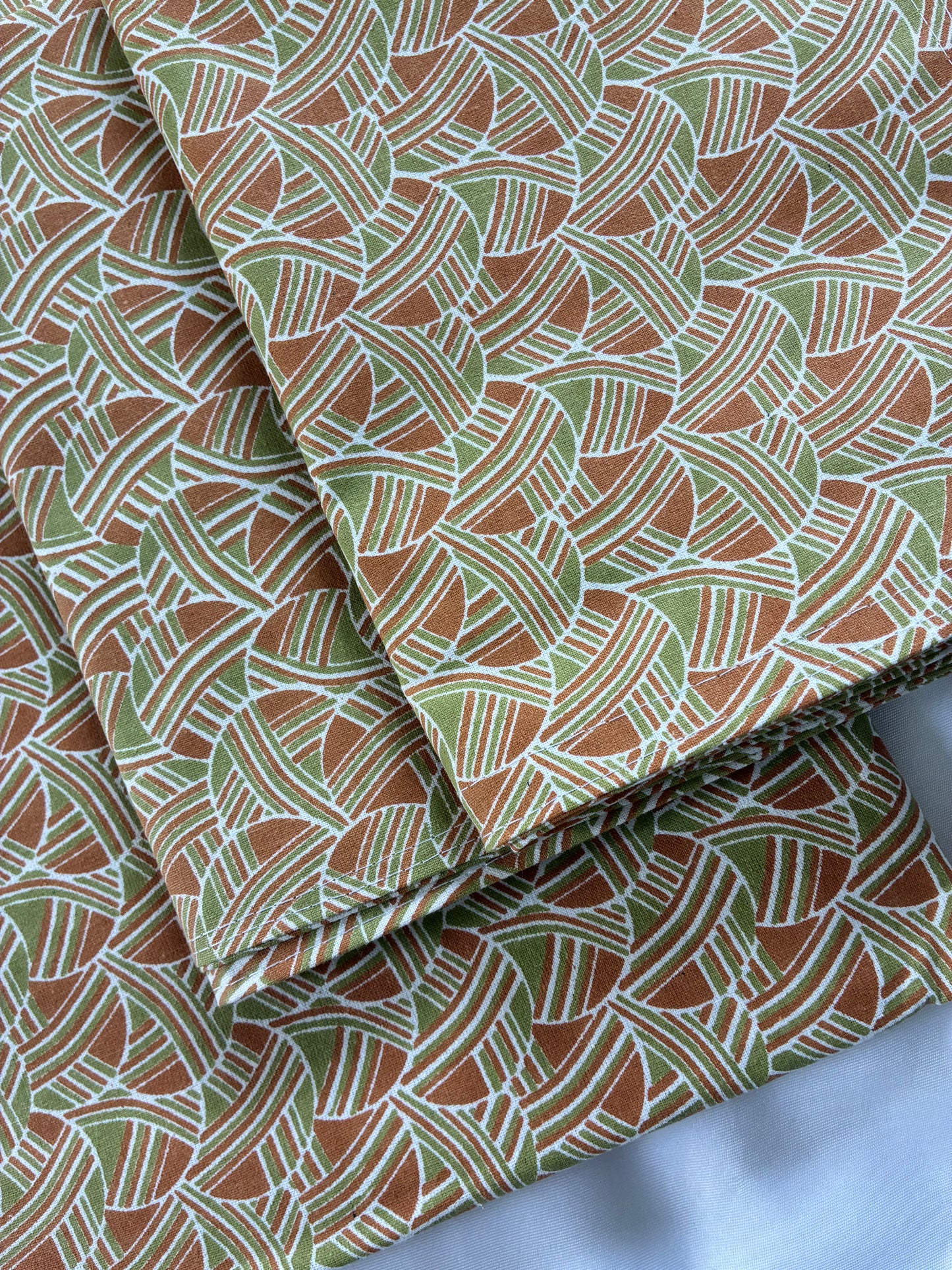 Brown Abstract Single Size Bedspread with 2 Pillow Covers 60 x 90 in