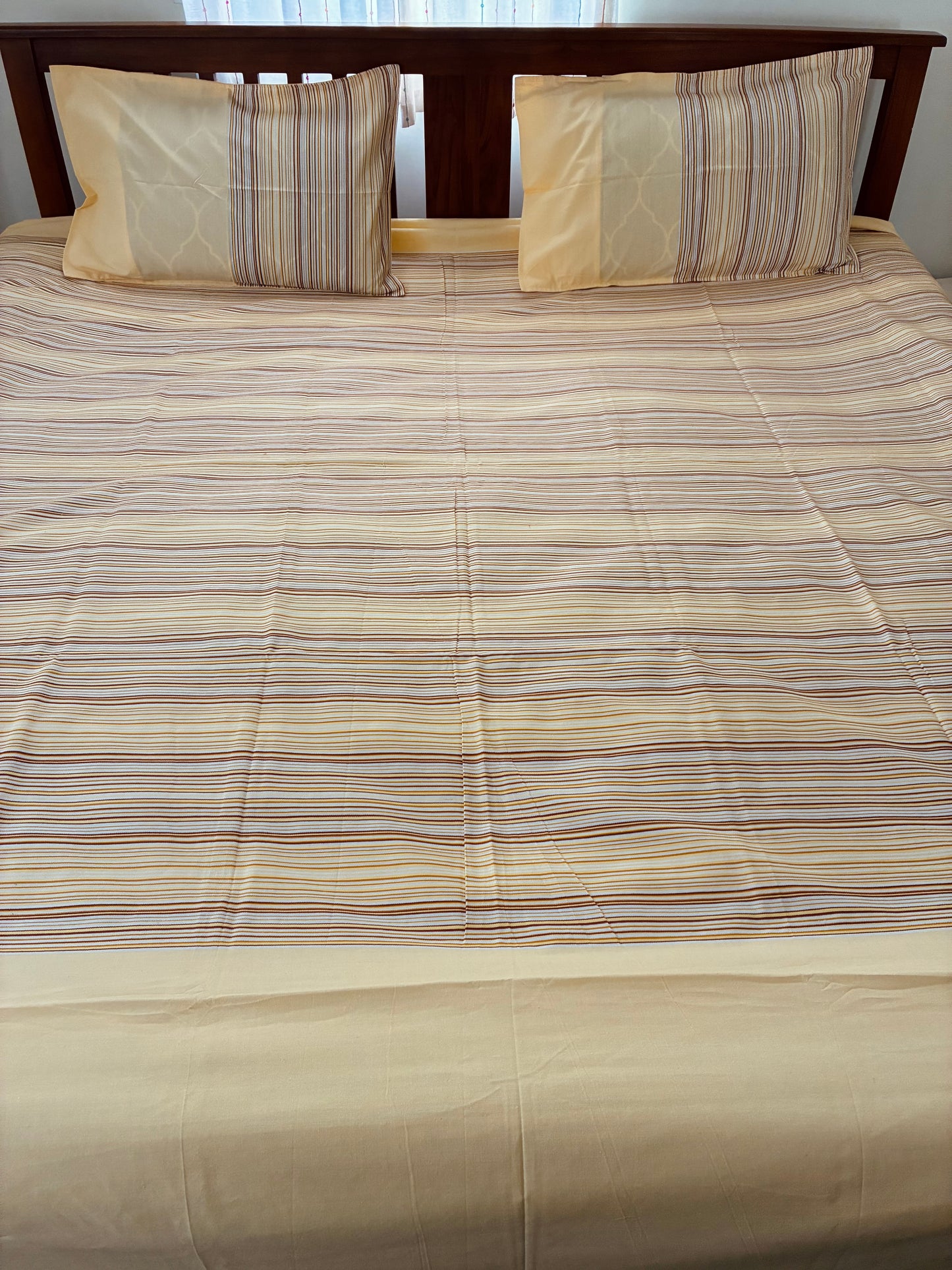 Premium Stripes King Size Bedspread 108 x 108 in