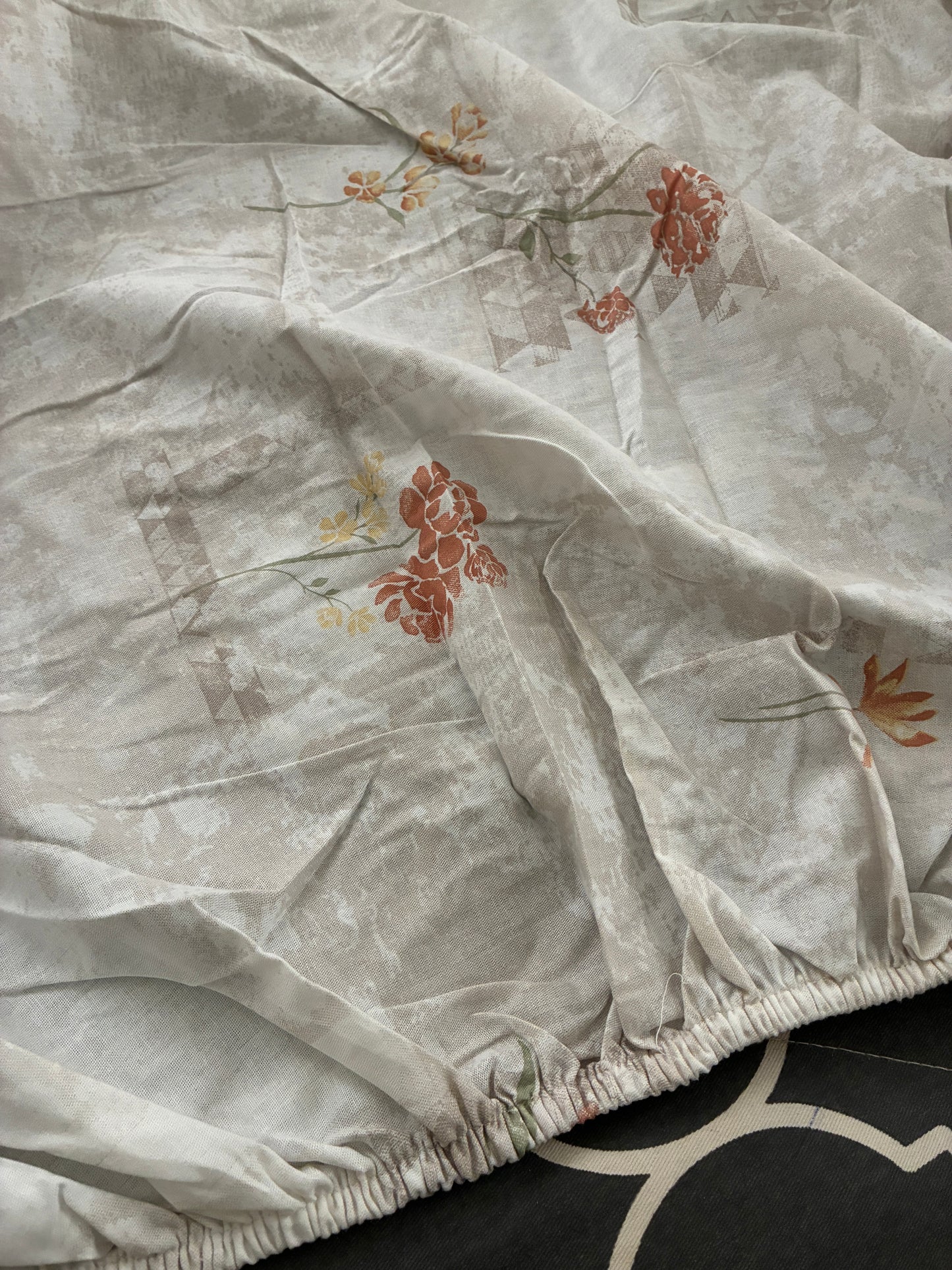 Brown Daisy Fitted King Size Bedspreads  75x75x10 inches