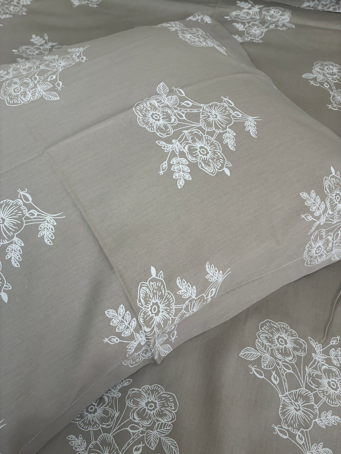 Soft King Size Bedspread 108x108 inches