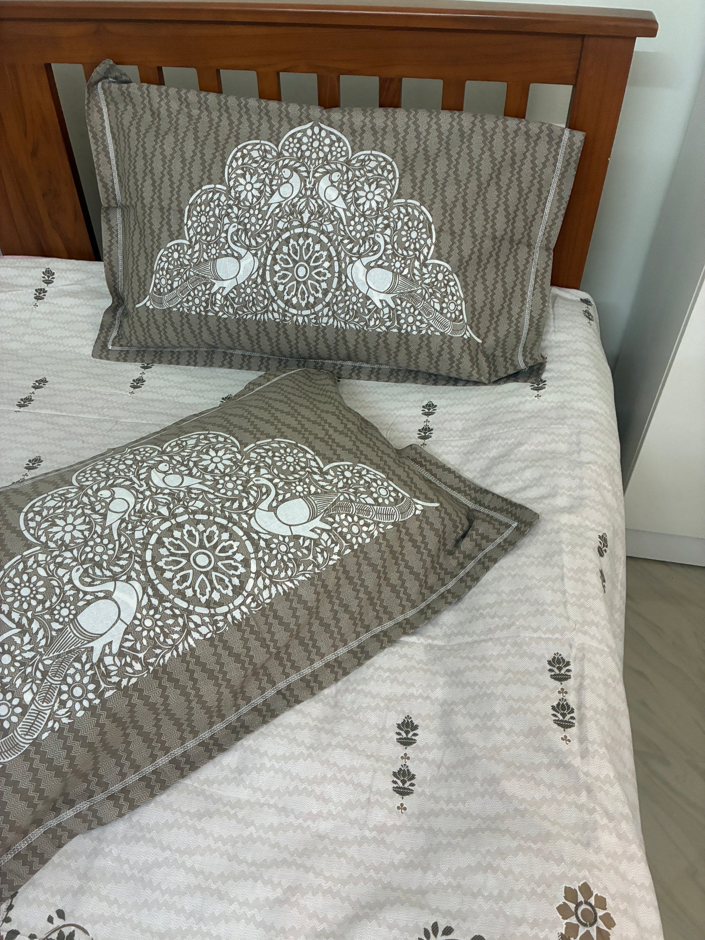 Premium Soft King Size Bedspread 108x108 inches