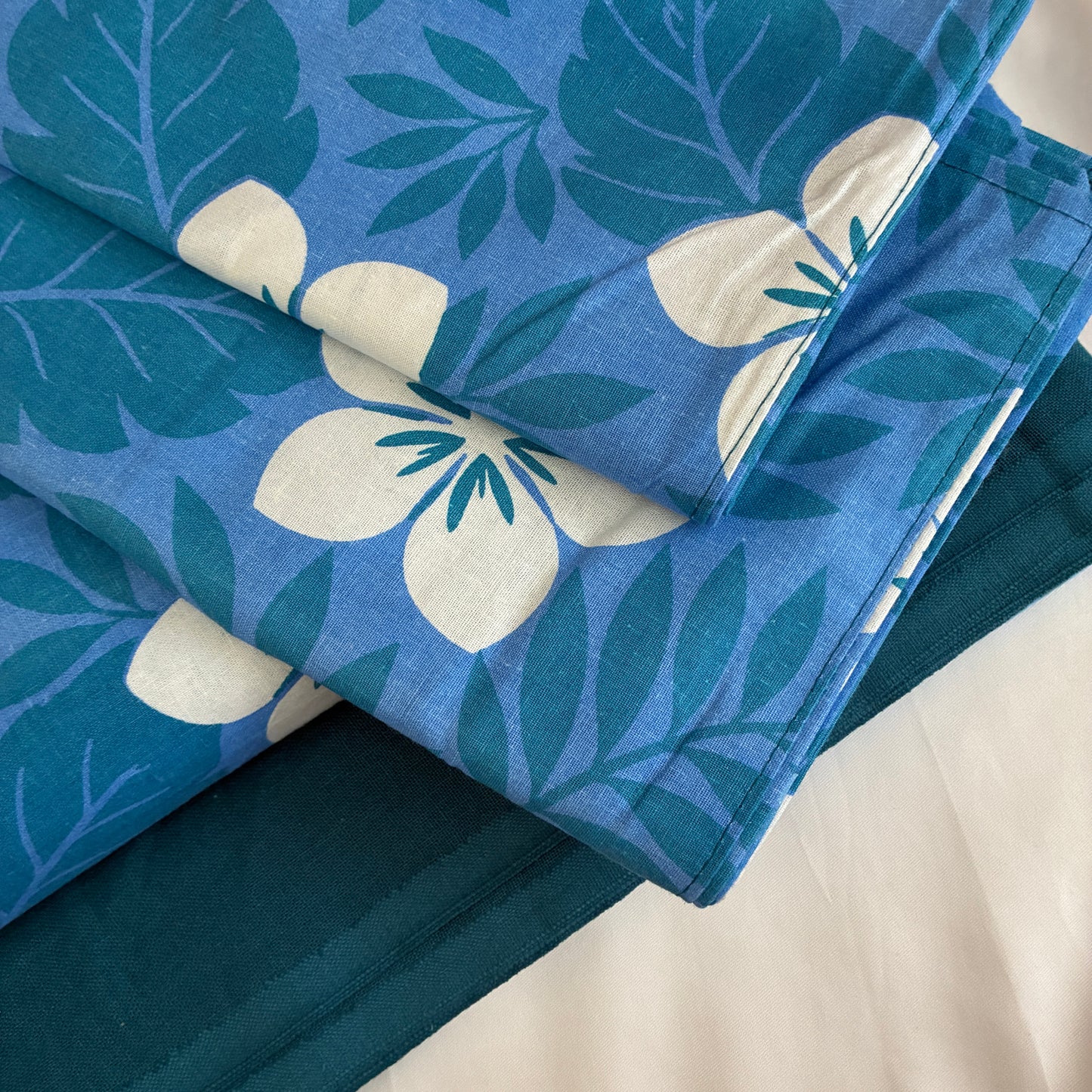 Blue Ixora King Cotton Bedspread 100x110 inches (2 pillow covers)