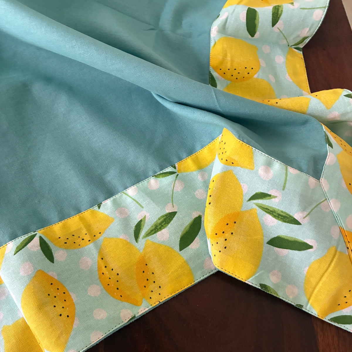 Blue Plain with lime Border 4 Seater Table Covers