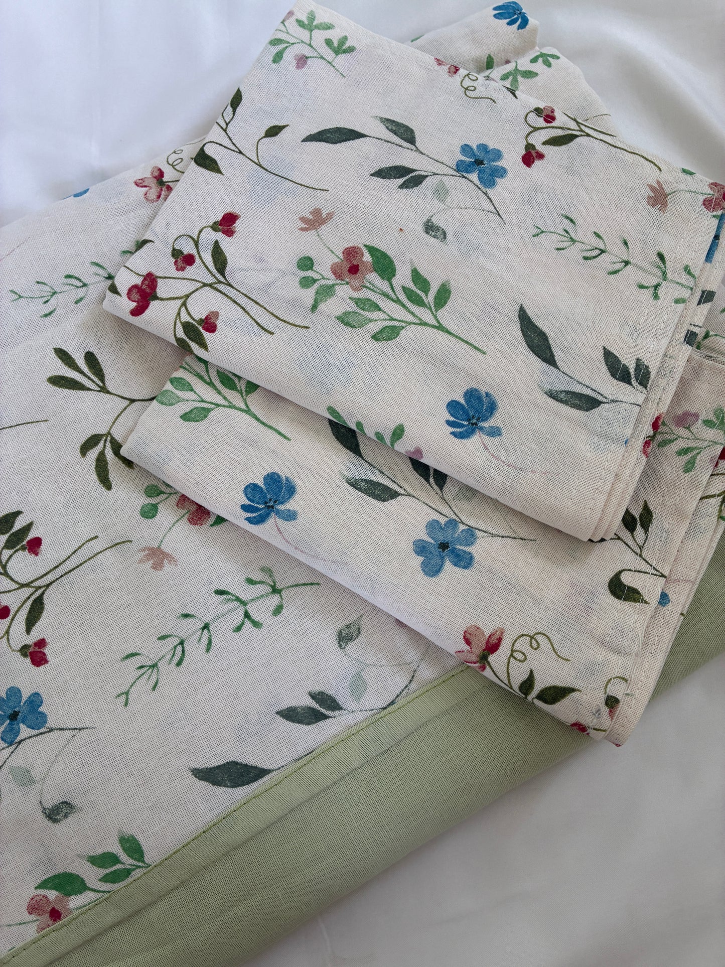 Queen Size Bedspread 90x100 inches
