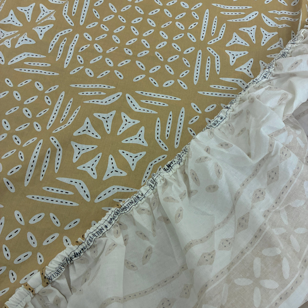 Queen Size Fitted Cotton Bedspread (2 pillow covers)