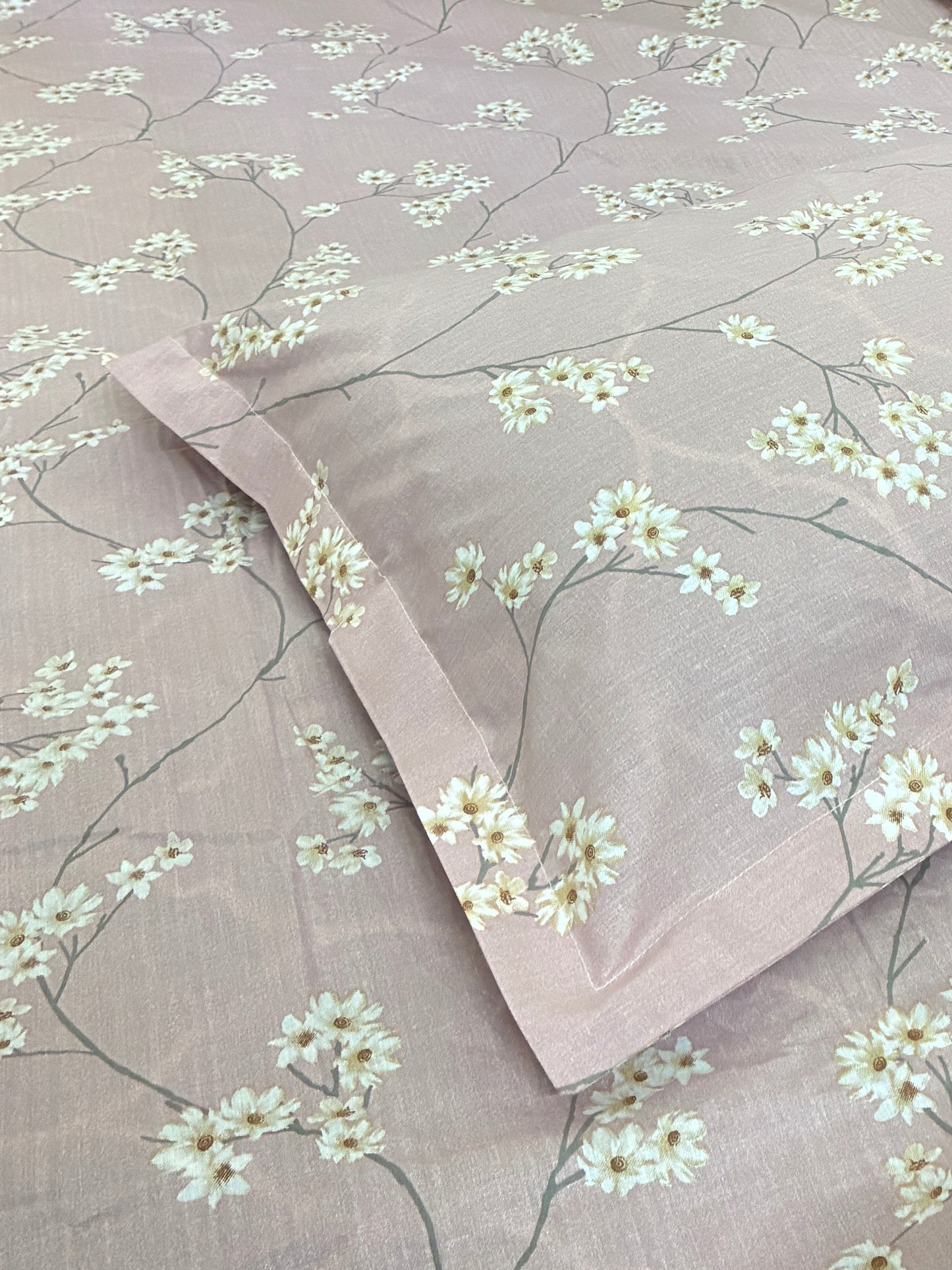 Pink Sakura Queen Size Fitted Cotton Bedspread (2 pillow covers)