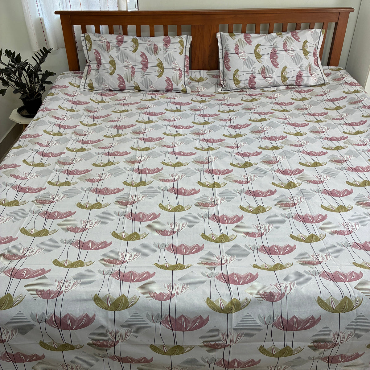 300 TC Pink Floral King Size Cotton Bedspread 108x108 inches
