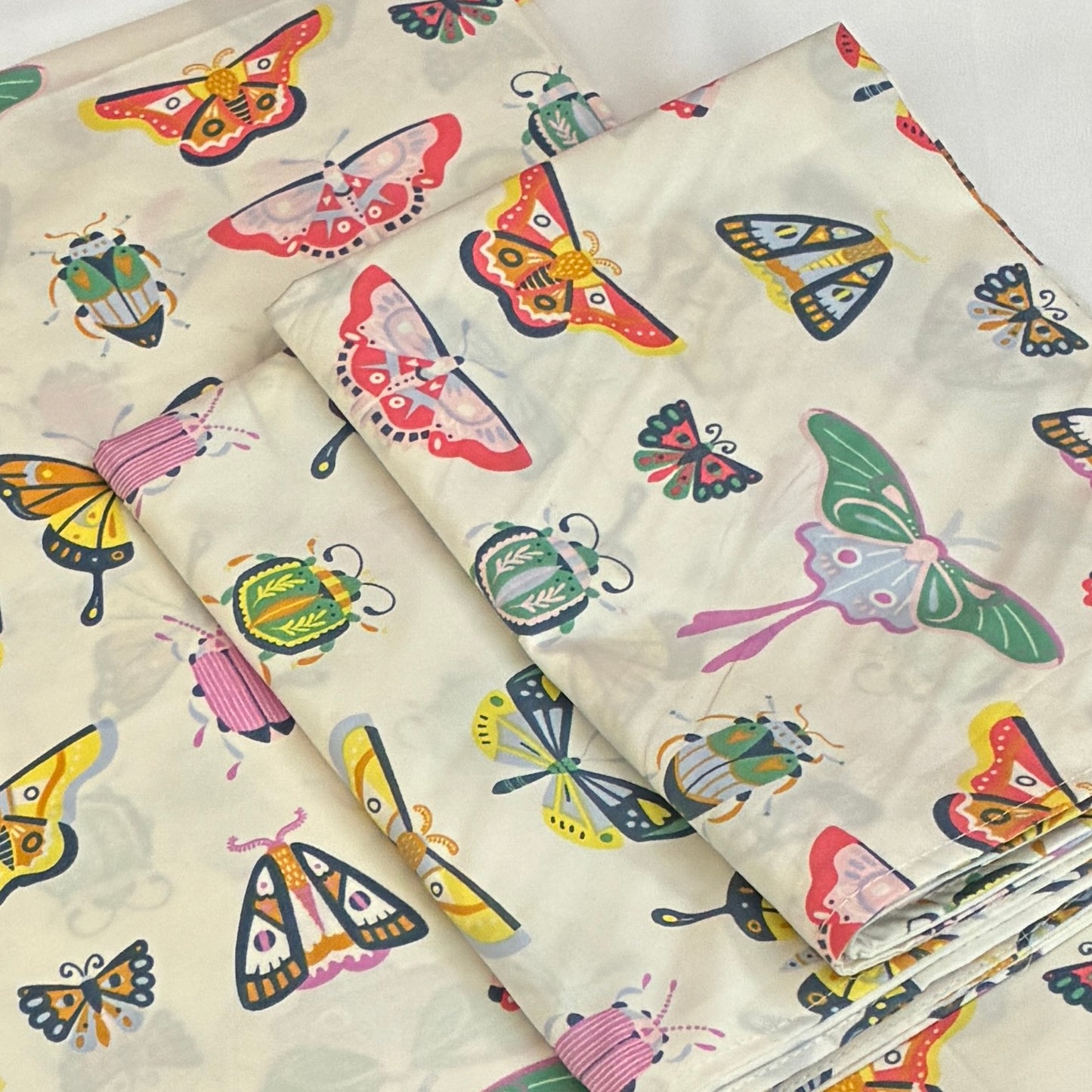 Colorful Butterfly Queen bedspread 90x100 in(2 pillow covers)