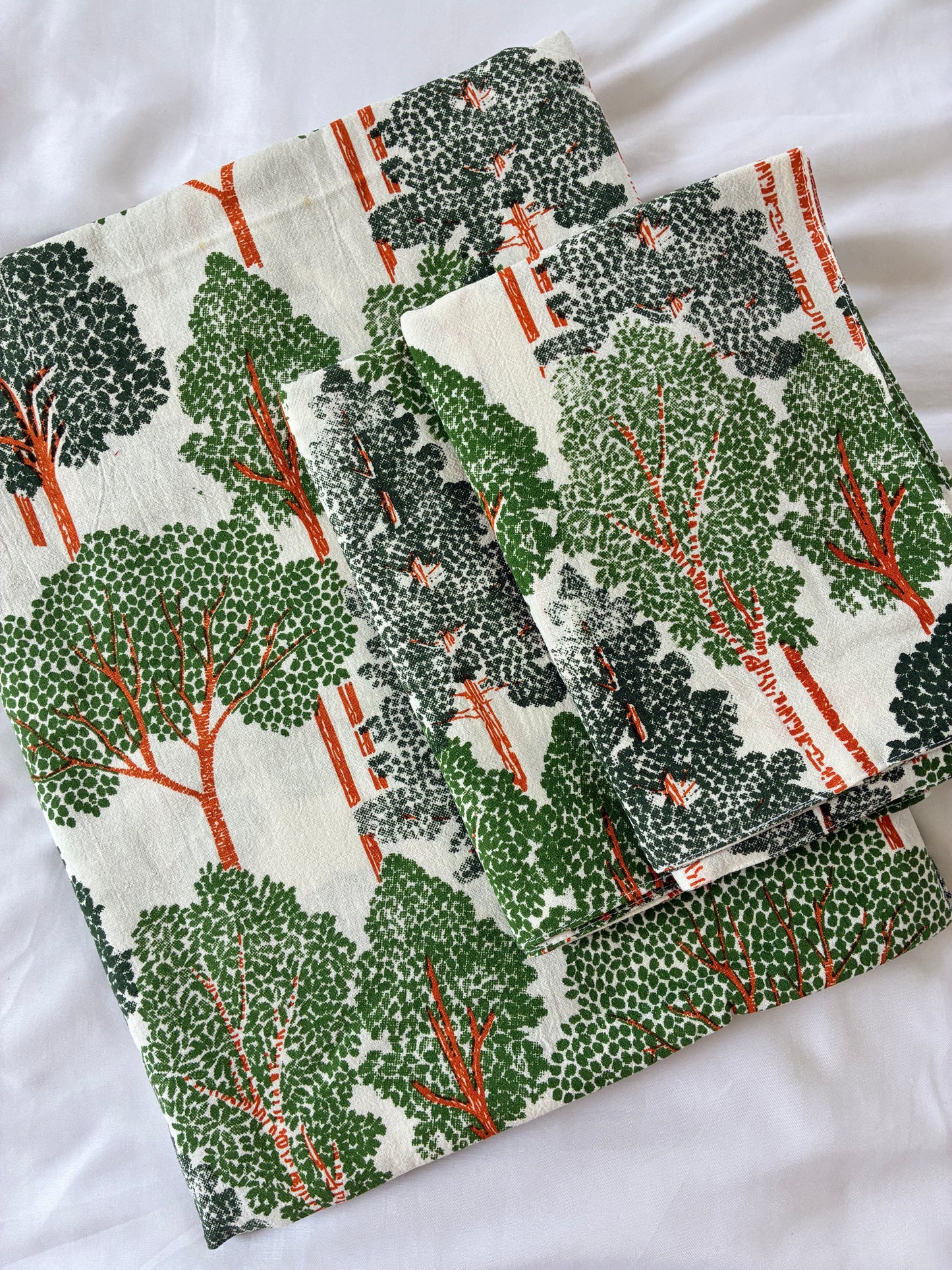 Single Size Cotton Bedspread with 2 Pillow Covers 60 x 90 in