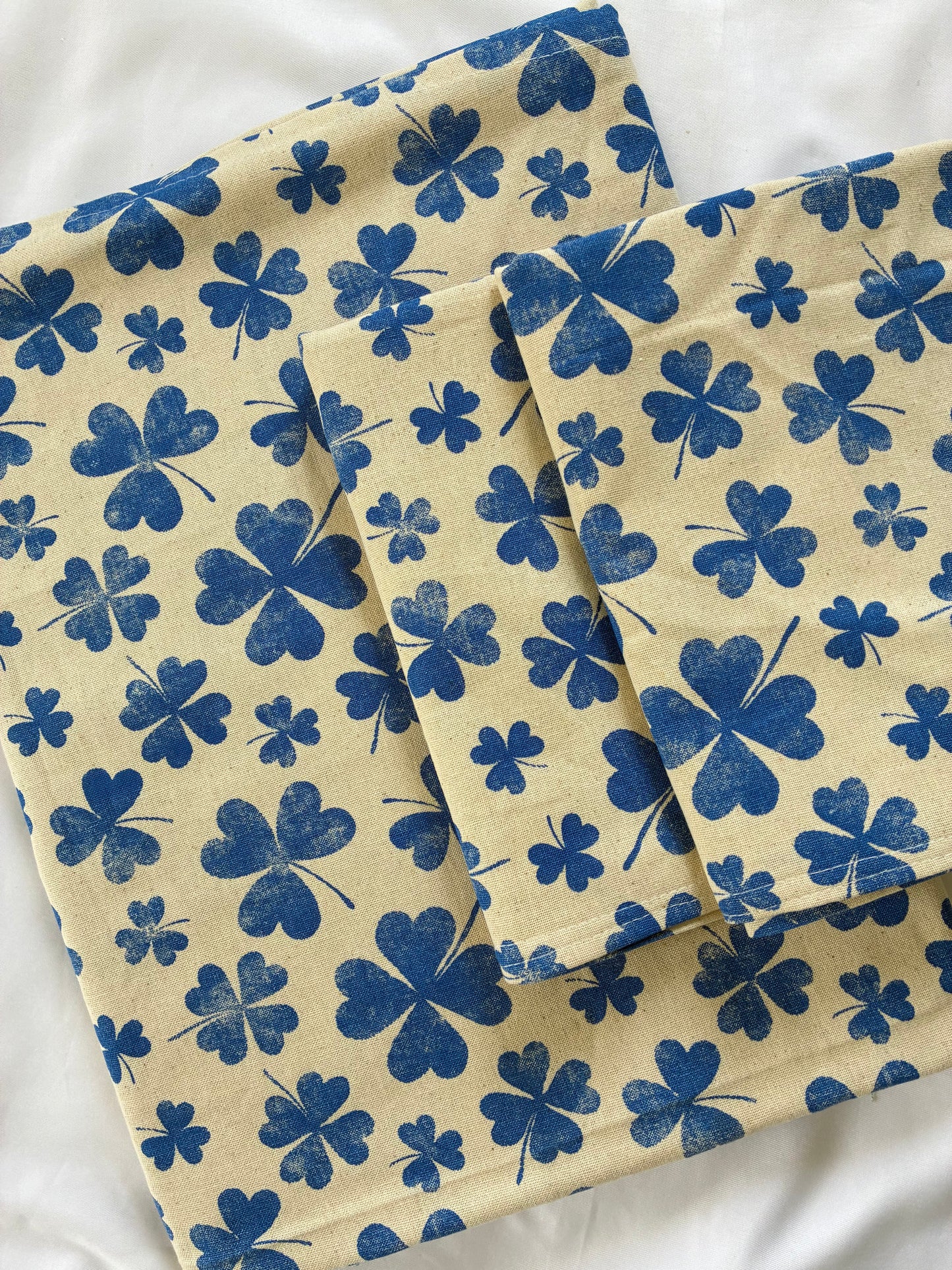 Blue Floral Single Size Bedspread with 2 Pillow Covers 60 x 90 in