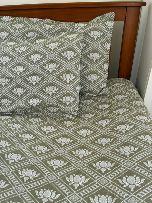 Premium Lotus King Size Bedspread 108 x 108 in