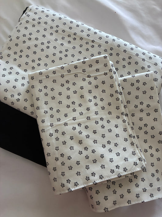 Black and White King Size Cotton Bedspread 100x110 in