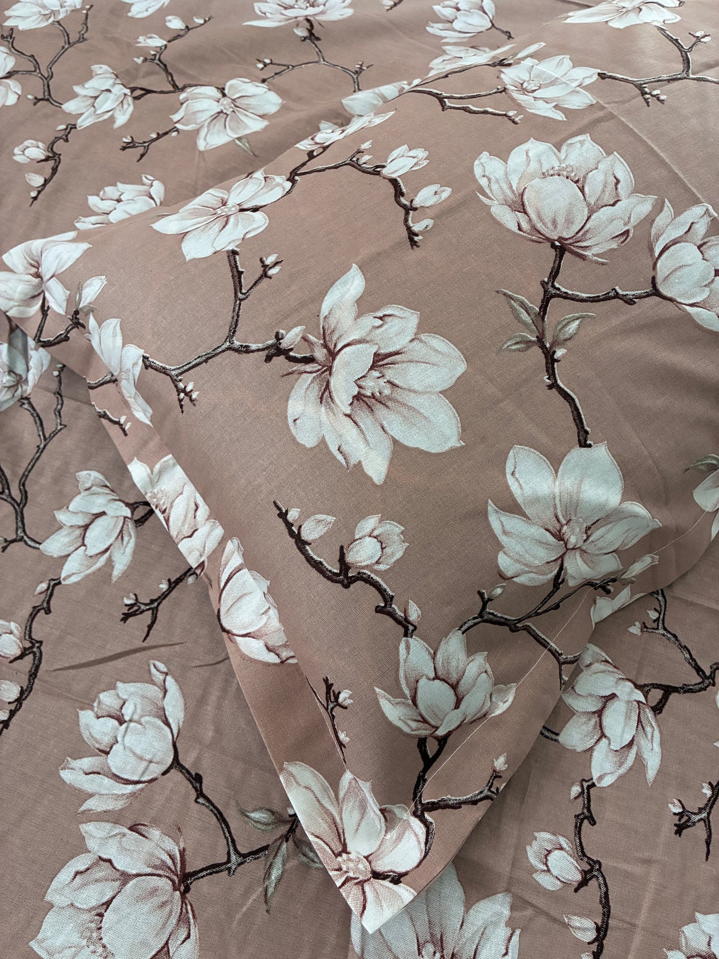 White Sakura Fitted King Size Bedspreads  75x75x10 inches