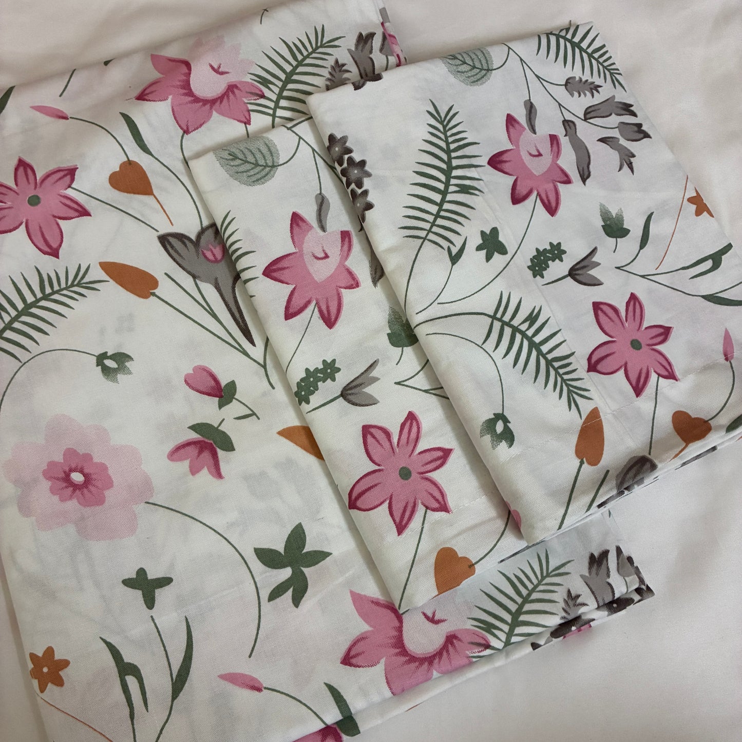 Pink Floral 300tc premium Queen bedspread 90x100 in(2 pillow covers)