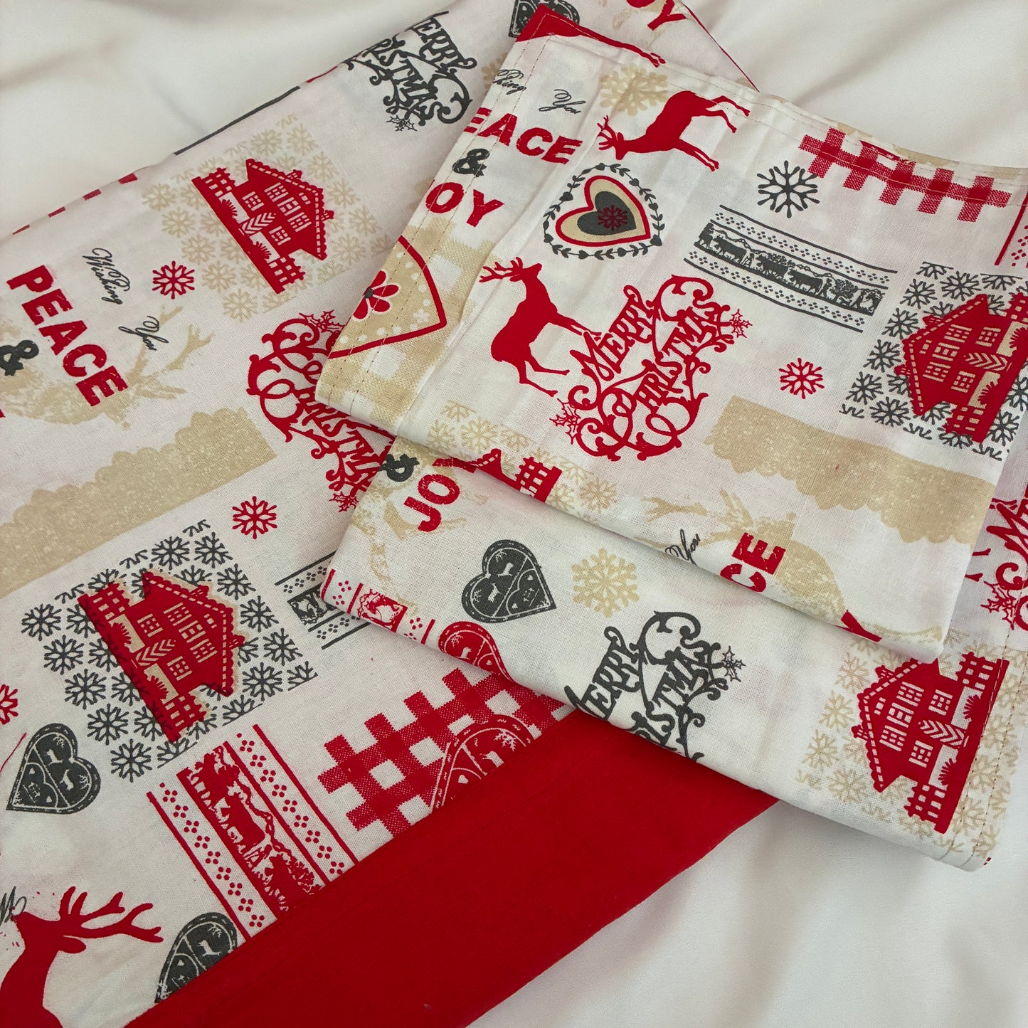 Christmas Joy Queen Size Bedspread 90x100 inches ( 2 PILLOW COVERS)