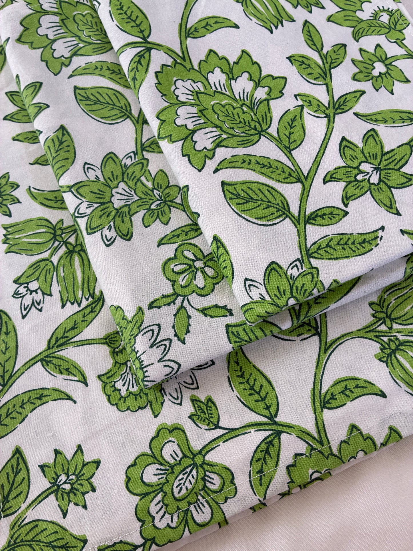 Single Size Cotton Bedspread with 2 Pillow Covers 60 x 90 in