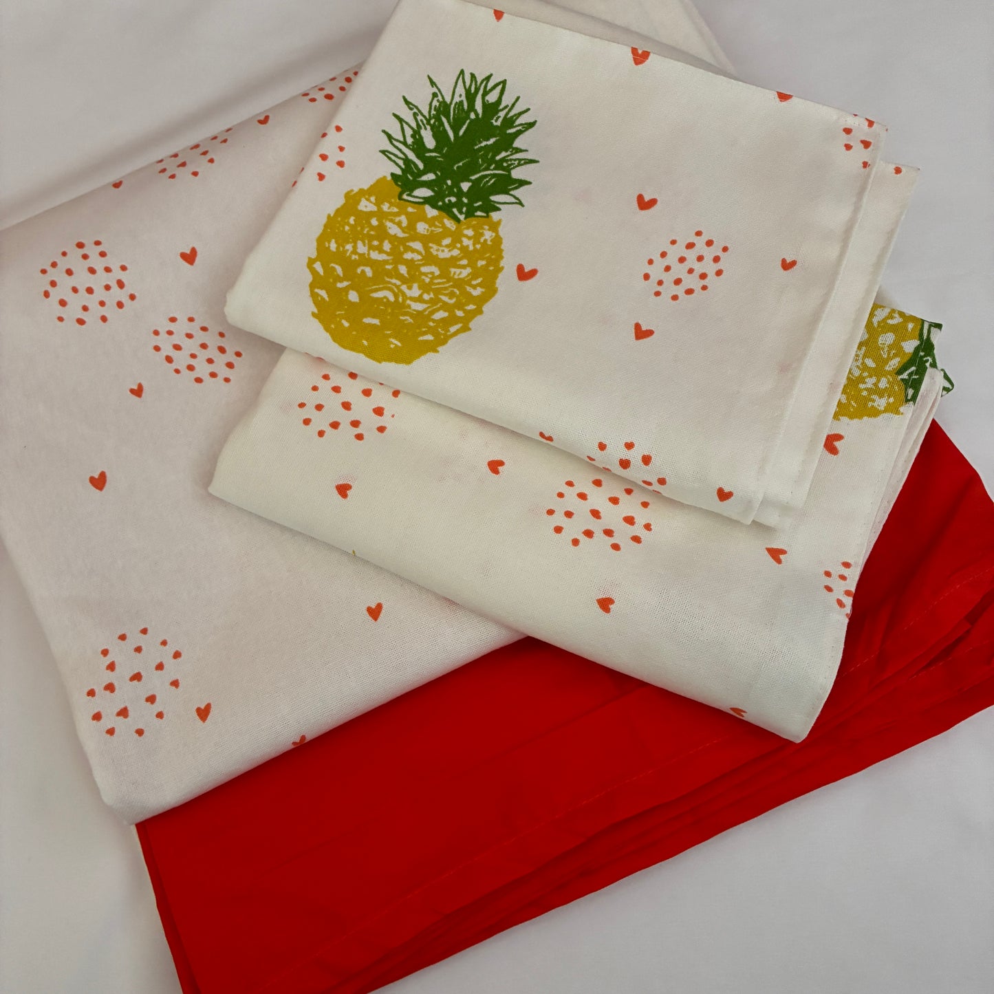 Pineapple King Size Cotton Bedspread 100x110 in (2 pillow covers)
