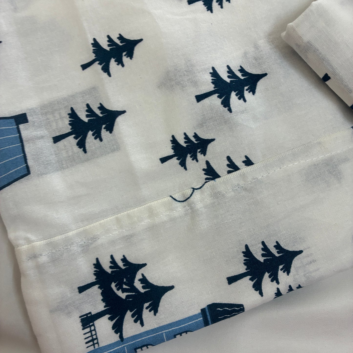 Blue House Queen bedspread 90x100 inches