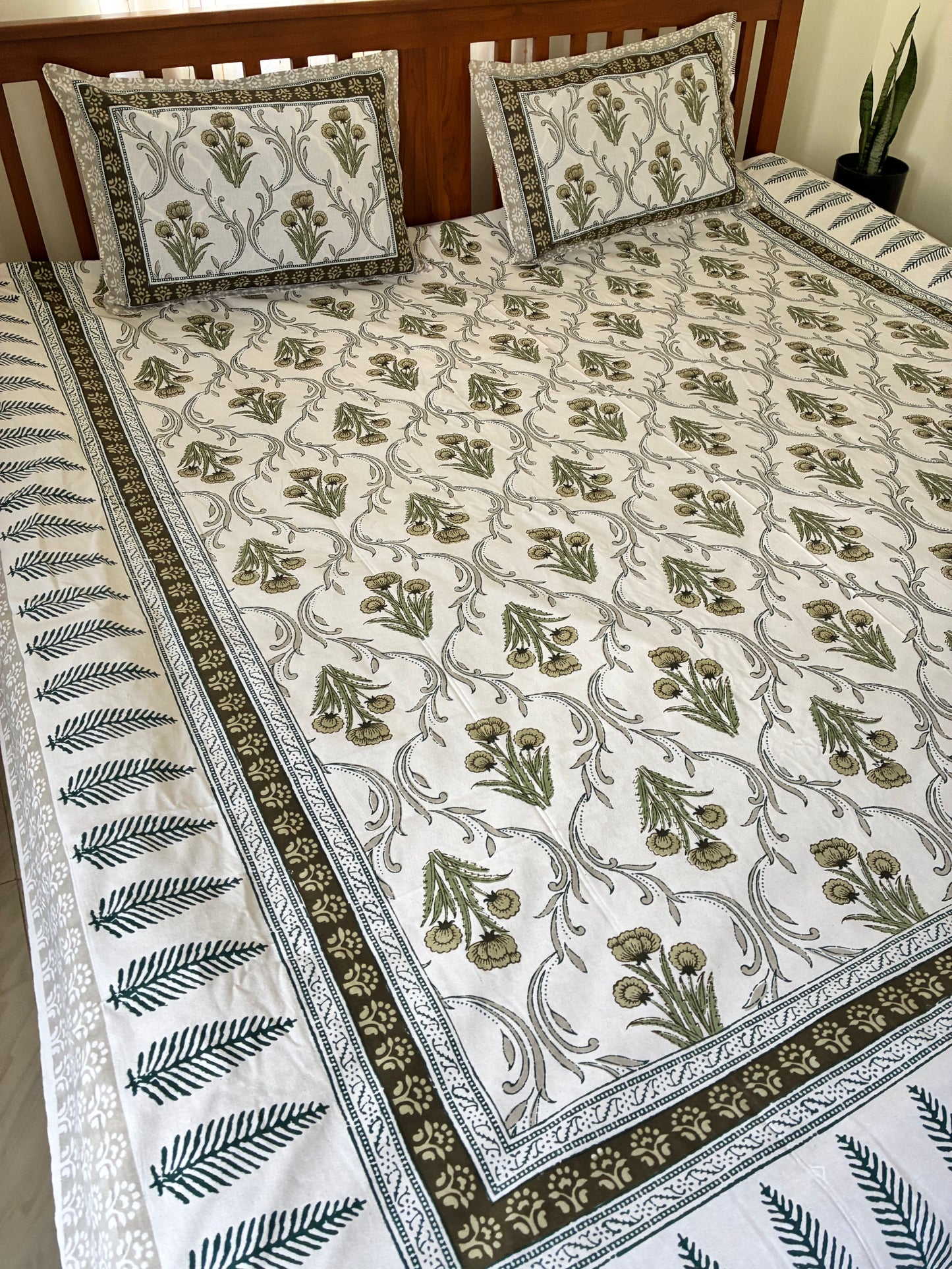 Queen Bedspread 90x100 inches