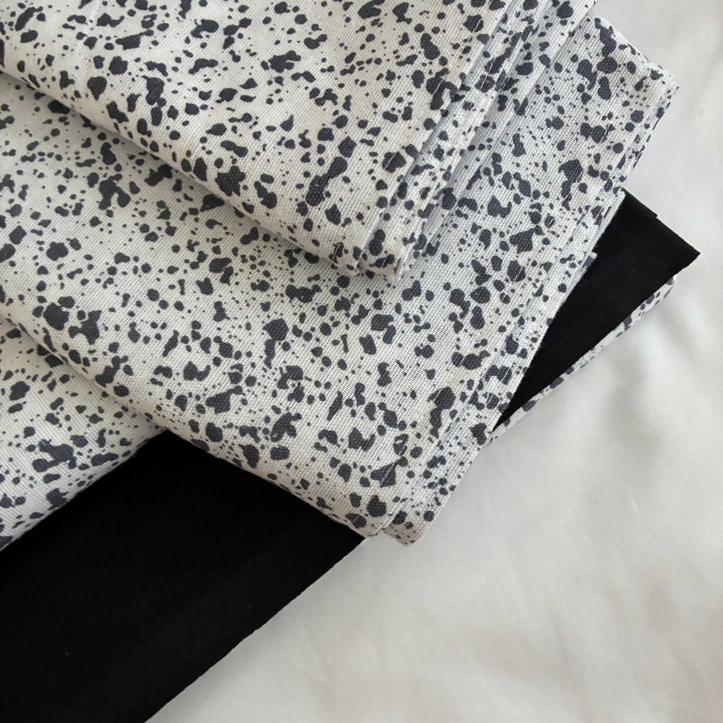 Grey splash King Size Cotton Bedspread 100x110 in (2 pillow covers)