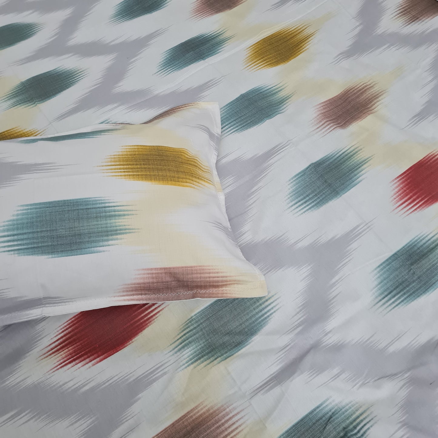 Multicolour abstract Queen bedspread 90x100 in