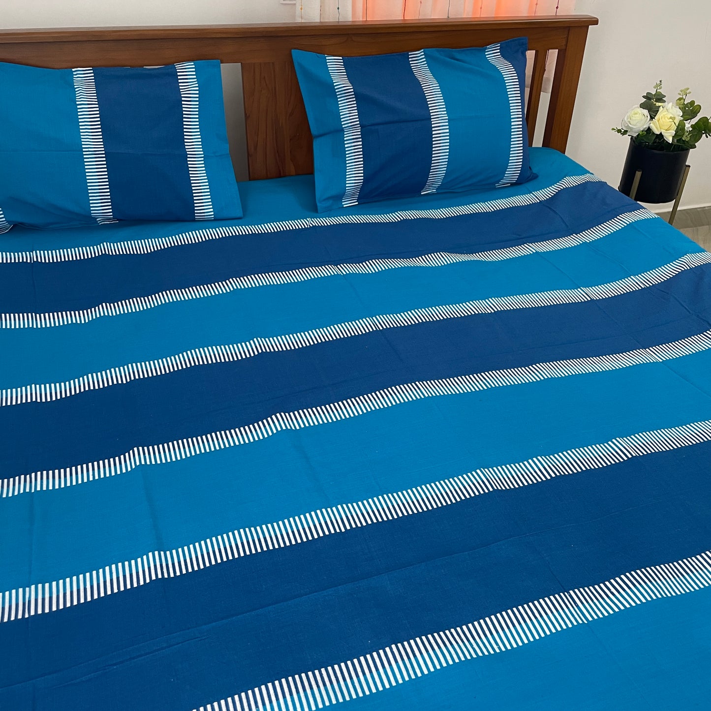 Blue stripe king bedspread 108 x 108 in