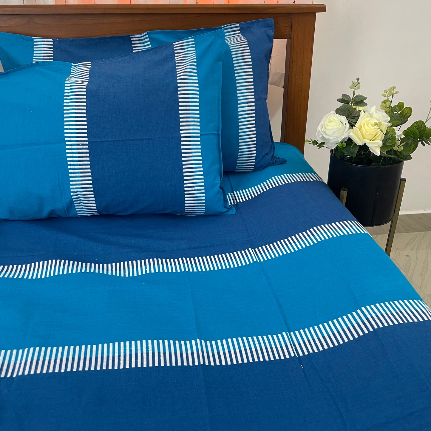 Blue stripe king bedspread 108 x 108 in