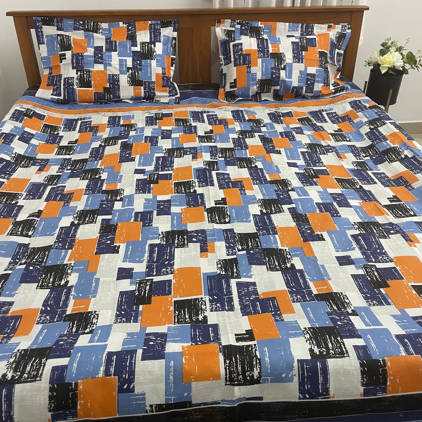 Abstract Queen bedspread 90x108 in