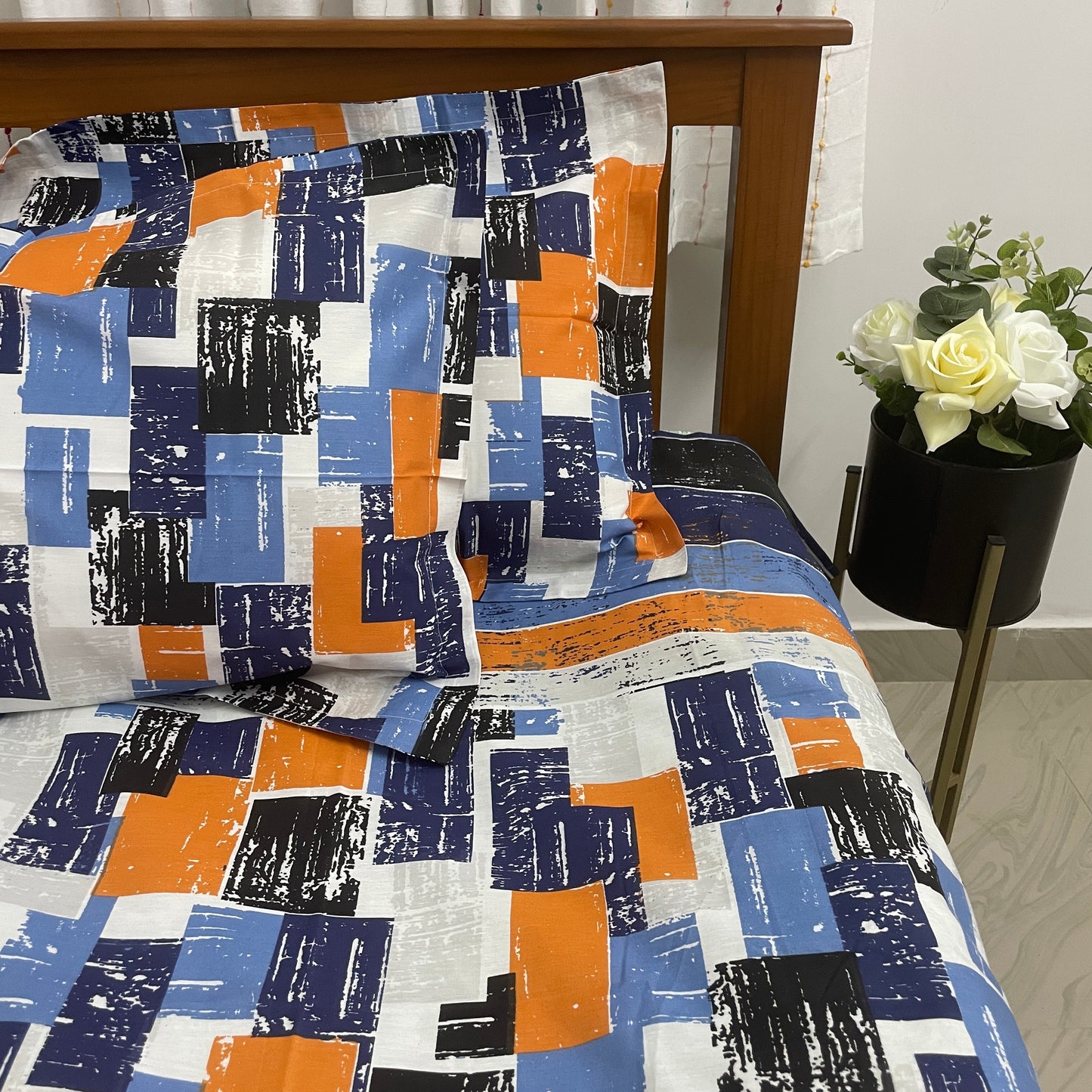 Abstract Queen bedspread 90x108 in